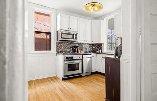 Chic Victorian Manor - Sleeps 12 - Congress Park - Foto 13