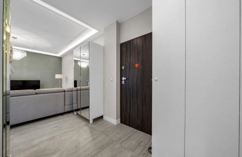 Wola Apartment - 9th Floor, Parking & Balcony - by Rentujemy - Foto 34