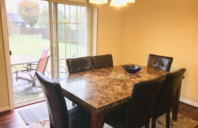 Spacious 3 BR Ranch House W Patio Yard in a Quiet Suburb - Foto 27