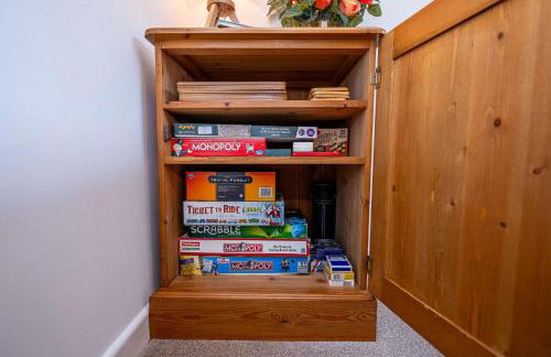 Splendid House Great Location to WAVE Surf & South West Water Park - Super Garden By STAE-Homes - Foto 22