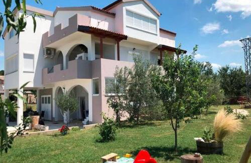 Delightful Apartment in Radovin With Garden - Foto 2