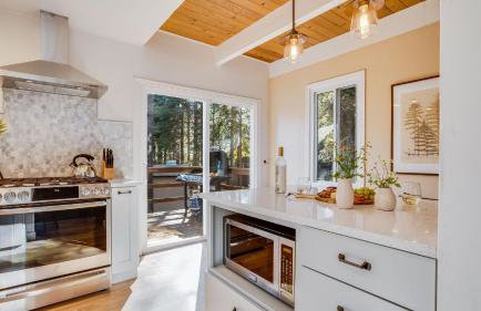 Hot Tub Sauna Game Room Modern 5BDR Family Cabin Homewood by AvantStay - Foto 8