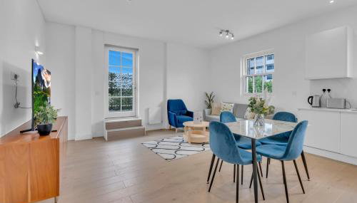 Modern Cosy 2 bed apartment, Smart TV & NETFLIX with private balcony and city view - Foto 3