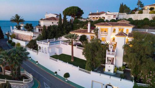 Large Family Villa 500m From Beach with Stunning Views - Foto 5