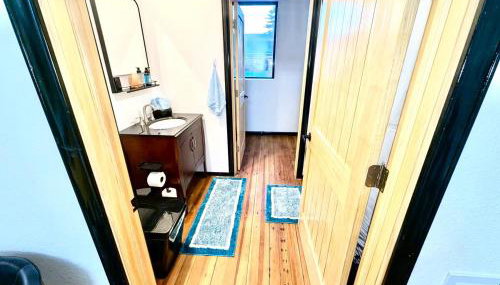 The Upstairs Escape - Foto 3