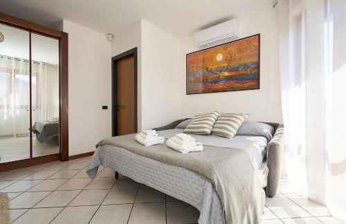 -LUMINOSA 5 STARS WITH BALCONY- Wifi Netflix 15 minutes from Duomo - Foto 4