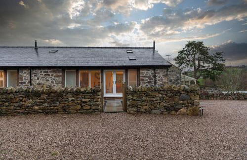 CRUCK BARN - Beautiful Renovated Barn within the Countryside - Photo 13