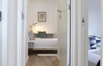 Valbom Hideaway Light, Style and Peace - Photo 1