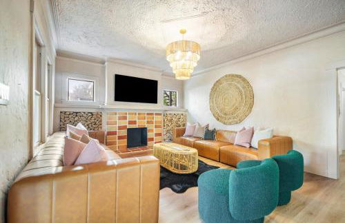 Hacienda Flamingo Unit 1 - Spacious Designer Flat with Sunroom & Style - Foto 10