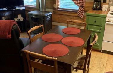 Beautiful Waterfront Cabin with Hot Tub near Winston-Salem, North Carolina - Foto 24