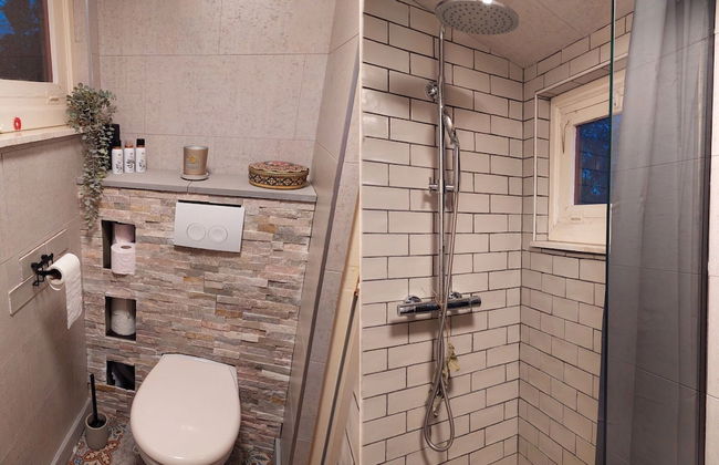 Tranquil Chalet in Geel With Garden - Photo 11