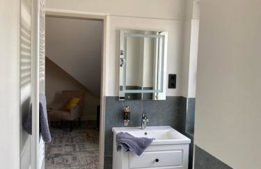 BESOTEL Mettmann- 20 Wohnungen 2 Standorte 35 Schlafzimmer 29 Badezimmer 52 Betten für 73 Gäste - Foto 21