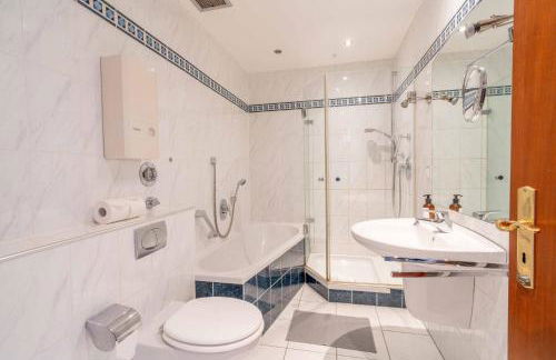 City Wohnung am Hbf mit 2 Schlafzimmern und Sky - Foto 28