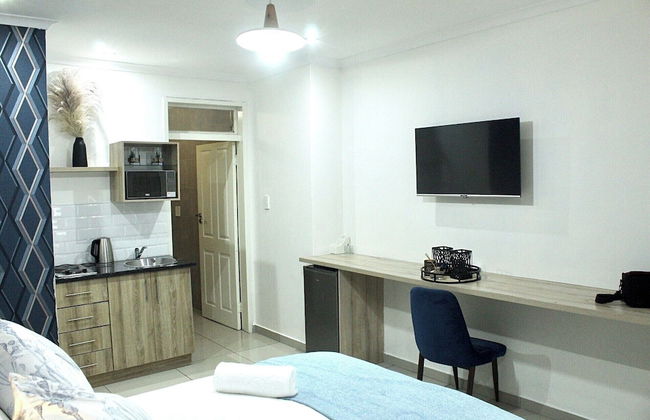 Beautiful 1-bed Apartment in Sandton - Photo 2