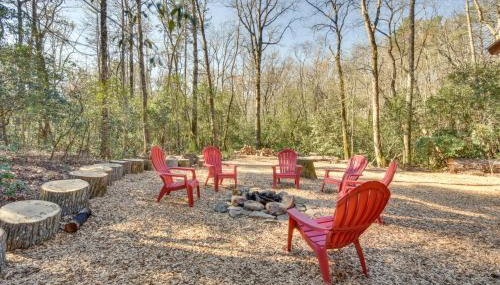 Cozy Creekside Mountain Escape w/ Hot Tub! - Foto 2