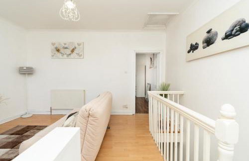 Classy Home near Southampton Airport -Free parking - Foto 3