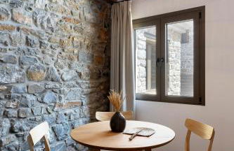 Lichnos Luxury Suites - Photo 33