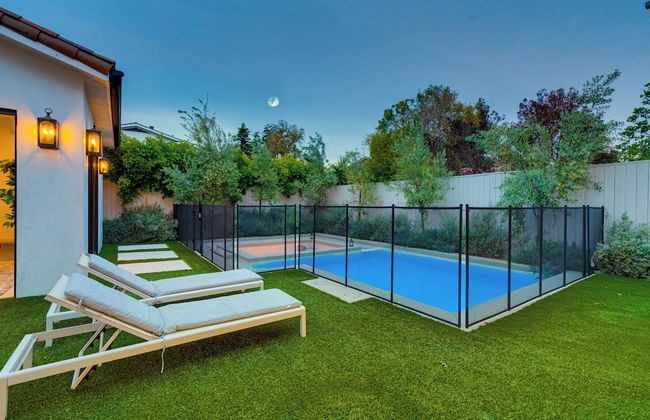 Villa Camellia - Charming 5 BR Home in the Heart of Studio City - Photo 61