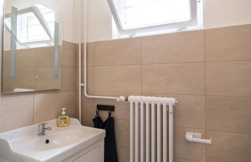 Apartment 7 - Photo 23