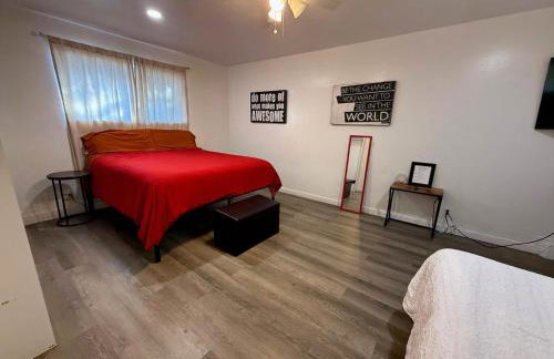 Vegas Apt 8 Mins to The Strip - Free Parking - Foto 15