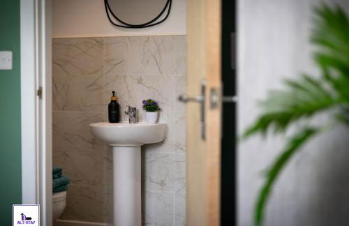 Ledger by Alt-Stay - 4 Bed All En-Suite House - Contractors & Relocations - Weekly & Monthly Rates - Foto 16