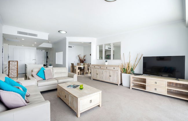 Reflection Tower Two - Photo 49