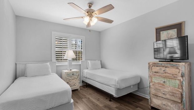 2br/2ba ~ Sleeps 6 ~ Public Beach Access! - Foto 5, Habitación