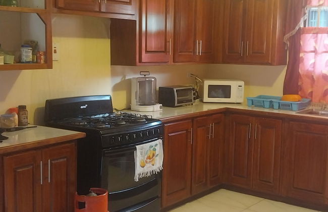 Charming Piarco Home With Garden View - Foto 10