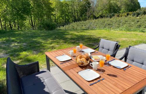 Forest View Apartments in Winterberg Sauerland - Private Garden Facing the Woods - Foto 1