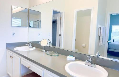 Fascinating Private Pool and Game-room, Near Disney!! - Foto 39