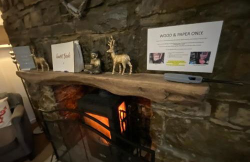 The Cwtch, Log Fire, Sleeps 6, Nr Zip World, Brecon and Bike Park Wales - Photo 59