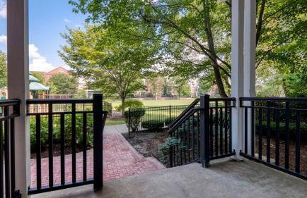 Luxury Modern Apt with Patio - Foto 33