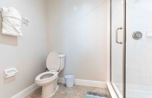 SPACIOUS 6bdrm Villa near ALL the attractions!! - Foto 2