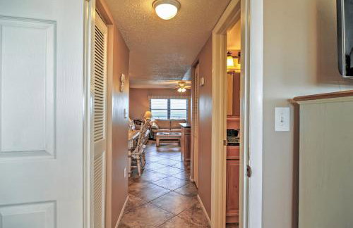 Beachfront St Petersburg Condo with Community Pool! - Foto 13