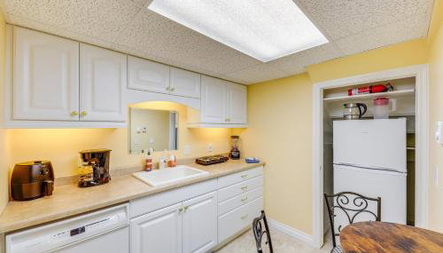 Studio with Shared Hot Tub Walk to Happys Inn - Foto 3