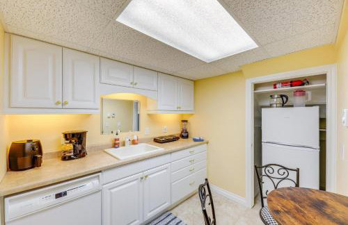 Studio with Shared Hot Tub Walk to Happys Inn - Foto 3