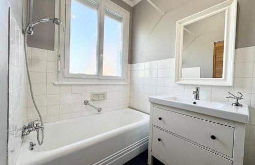 Spacieuse maison rénovée avec goût - Tout à pied - Foto 29