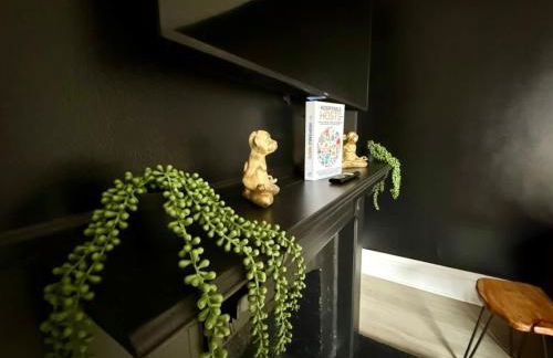 Jungle House Columbus Sleep 12 Downtown Ohio Free Parking - Near Convention Center & Nationwide Arena - 4BR Short North Luxury Home - Over 5,800 Five Star Stays - Foto 5