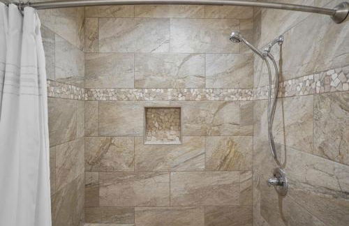 Southern Mermaid Cottage- Pet Friendly Fenced - Photo 28