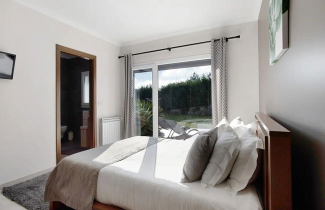 Alluring Villa in Salir de Matos near Coast - Foto 2