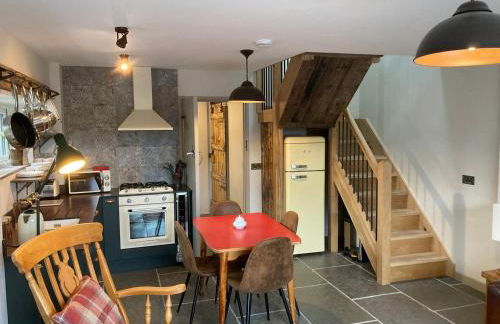 Great country-style house with a courtyard - Photo 13