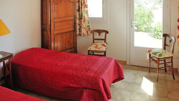 Holiday Home in Revest With Garden - Foto 5, Habitación