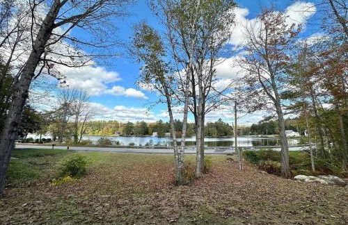 Luxe Modern Lakefront Oasis - Hot Tub, Sunset Views, Pet & Family Friendly! Close to UMF! - Foto 69