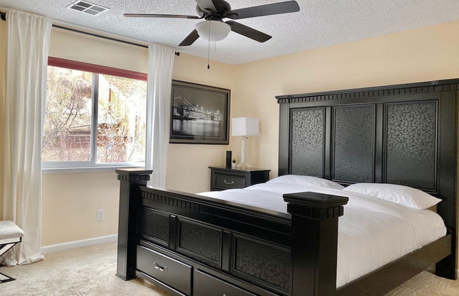 DT Reno - Classy Vacation Home w Backyard Patio - Foto 13