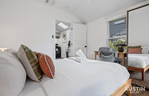 Walk to E. Austin Hotspots 2BR 1BA w Parking Dog-Friendly By Austin Vacay - Foto 27
