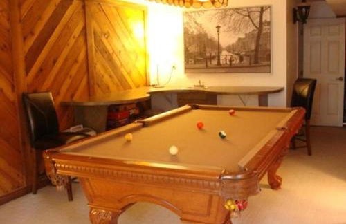 Wooded & Fabulous Brown County Cabin with Hot Tub Near Nashville, IN - Foto 13