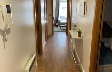 Modern 2 Bed 2 Bath Apartment Hyde Park - Foto 16