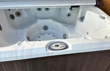 A LIVING CANVAS Amazing Lake View Custom Home - Foto 2