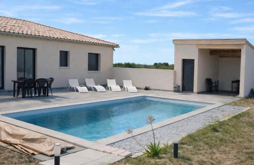 House with 4 air-conditioned bedrooms and swimming pool - Photo 1