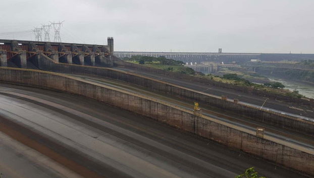 Excursión a la represa de Itaipú y Saltos del Monday - Foto 5, Central hidroeléctrica de la represa de Itaipú